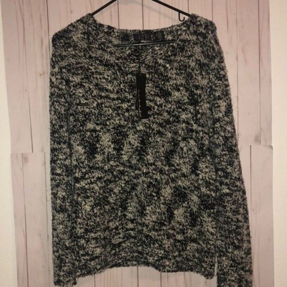 ROE Womens knit black and white sweater size 6.